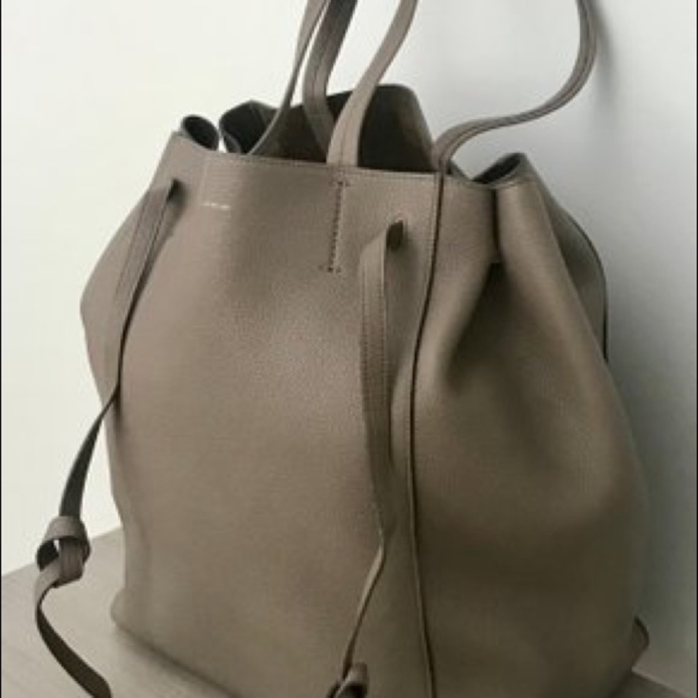 Authentic CELINE PARIS PHANTOM Calf Leather Tote Bag - Picture 5 of 10
